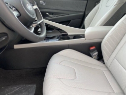 Hyundai Elantra Limited IVT 2026
