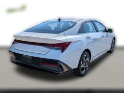 Hyundai Elantra Limited IVT 2026