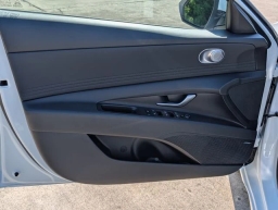 Hyundai Elantra Limited IVT 2026