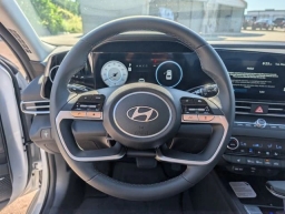Hyundai Elantra Limited IVT 2026