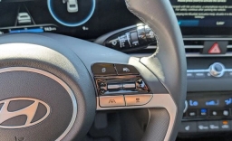 Hyundai Elantra Limited IVT 2026
