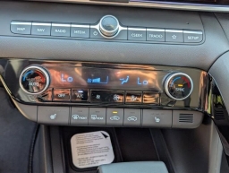 Hyundai Elantra Limited IVT 2026