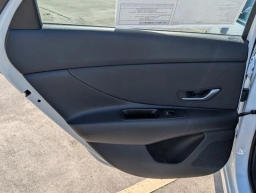 Hyundai Elantra Limited IVT 2026