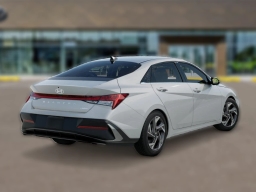 Hyundai Elantra Limited IVT 2026