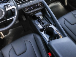 Hyundai Elantra Limited IVT 2026