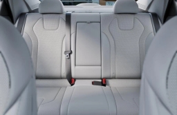 Hyundai Elantra Limited IVT 2026