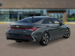 Hyundai Elantra Limited Sedan 2026