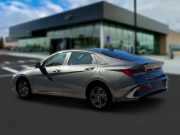 Hyundai Elantra SEL Sport Premium Sedan 2026