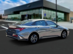 Hyundai Elantra SEL Sport Premium Sedan 2026