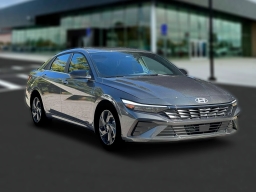 Hyundai Elantra SEL Sport Premium Sedan 2026