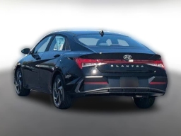 Hyundai Elantra SEL Convenience IVT 2025