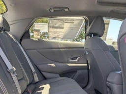 Hyundai Elantra SEL Convenience IVT 2025