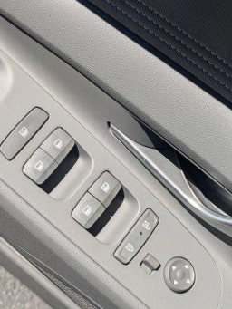 Hyundai Elantra SEL Convenience IVT 2025