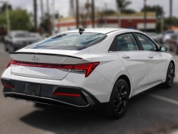 Hyundai Elantra SEL Sport Premium IVT 2026