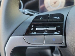 Hyundai Elantra SEL Convenience IVT 2025