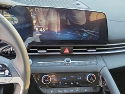 Hyundai Elantra SEL Convenience IVT 2025