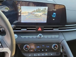 Hyundai Elantra SEL Convenience IVT 2025