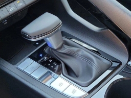 Hyundai Elantra SEL Convenience IVT 2025