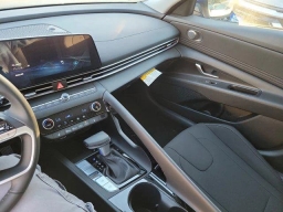 Hyundai Elantra SEL Convenience IVT 2025