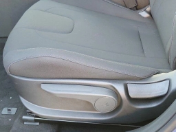 Hyundai Elantra SEL Convenience IVT 2025
