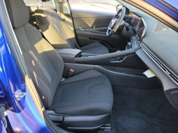 Hyundai Elantra SEL Convenience IVT 2025