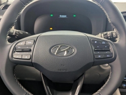 Hyundai Venue SEL FWD w/Two-Tone Roof 2026