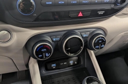 Hyundai Venue SEL FWD w/Two-Tone Roof 2026