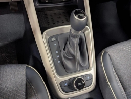 Hyundai Venue SEL FWD w/Two-Tone Roof 2026