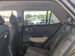 Hyundai Venue SEL FWD w/Two-Tone Roof 2026