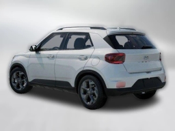 Hyundai Venue SEL FWD 2026