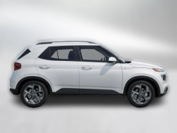 Hyundai Venue SEL FWD 2026