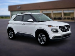 Hyundai Venue SEL FWD 2026