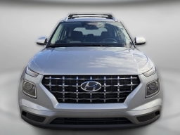 Hyundai Venue SEL FWD 2026