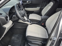 Hyundai Venue SEL FWD 2026