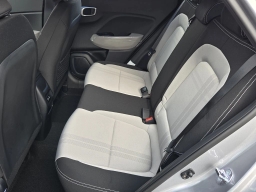 Hyundai Venue SEL FWD 2026