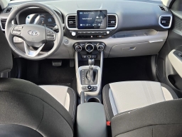Hyundai Venue SEL FWD 2026