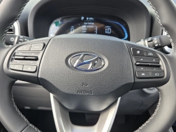 Hyundai Venue SEL FWD 2026