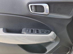 Hyundai Venue SEL FWD 2026