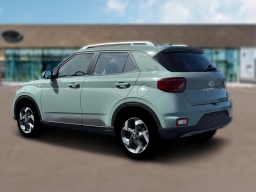 Hyundai Venue SEL FWD 2026