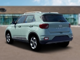 Hyundai Venue SEL FWD 2026