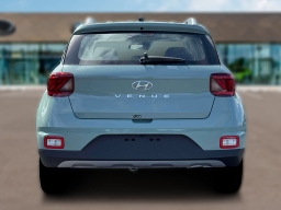Hyundai Venue SEL FWD 2026