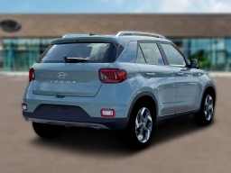 Hyundai Venue SEL FWD 2026