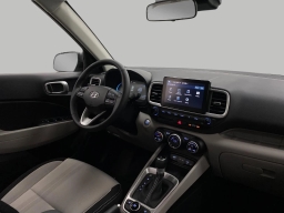 Hyundai Venue SEL FWD 2026
