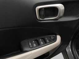 Hyundai Venue SEL FWD 2026