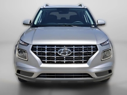Hyundai Venue SEL FWD 2026