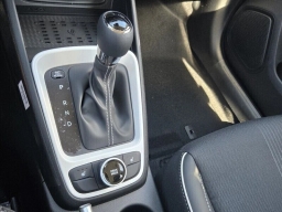 Hyundai Venue SEL FWD 2026