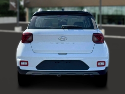 Hyundai Venue SEL FWD w/Two-Tone Roof 2026