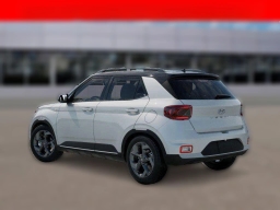 Hyundai Venue SEL FWD w/Two-Tone Roof 2026