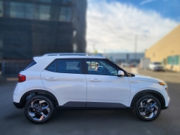Hyundai Venue SEL FWD 2026