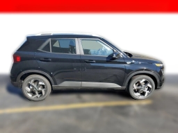 Hyundai Venue SEL FWD 2026